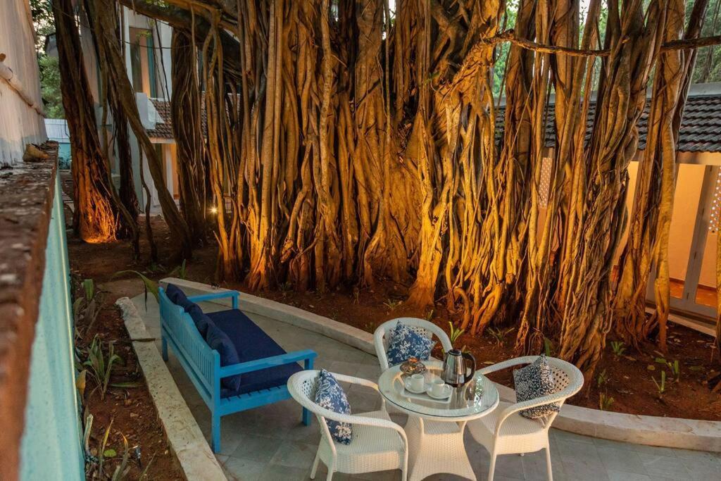 White Banyan Beach Villa, Candolim By The Acacia Villas ภายนอก รูปภาพ