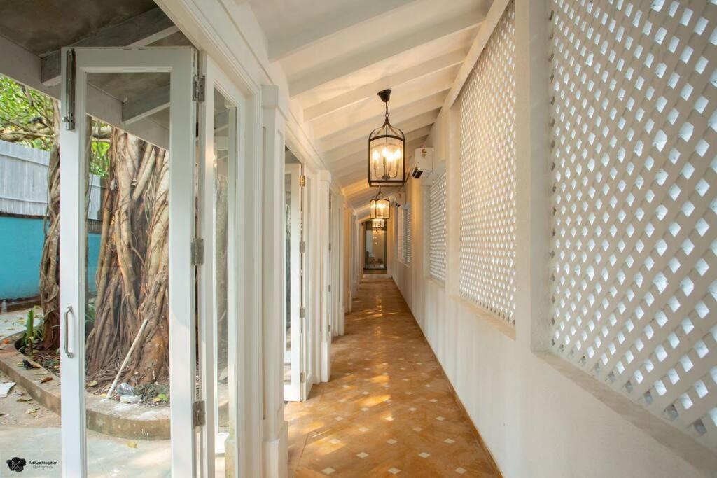 White Banyan Beach Villa, Candolim By The Acacia Villas ภายนอก รูปภาพ