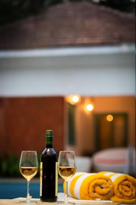White Banyan Beach Villa, Candolim By The Acacia Villas ภายนอก รูปภาพ